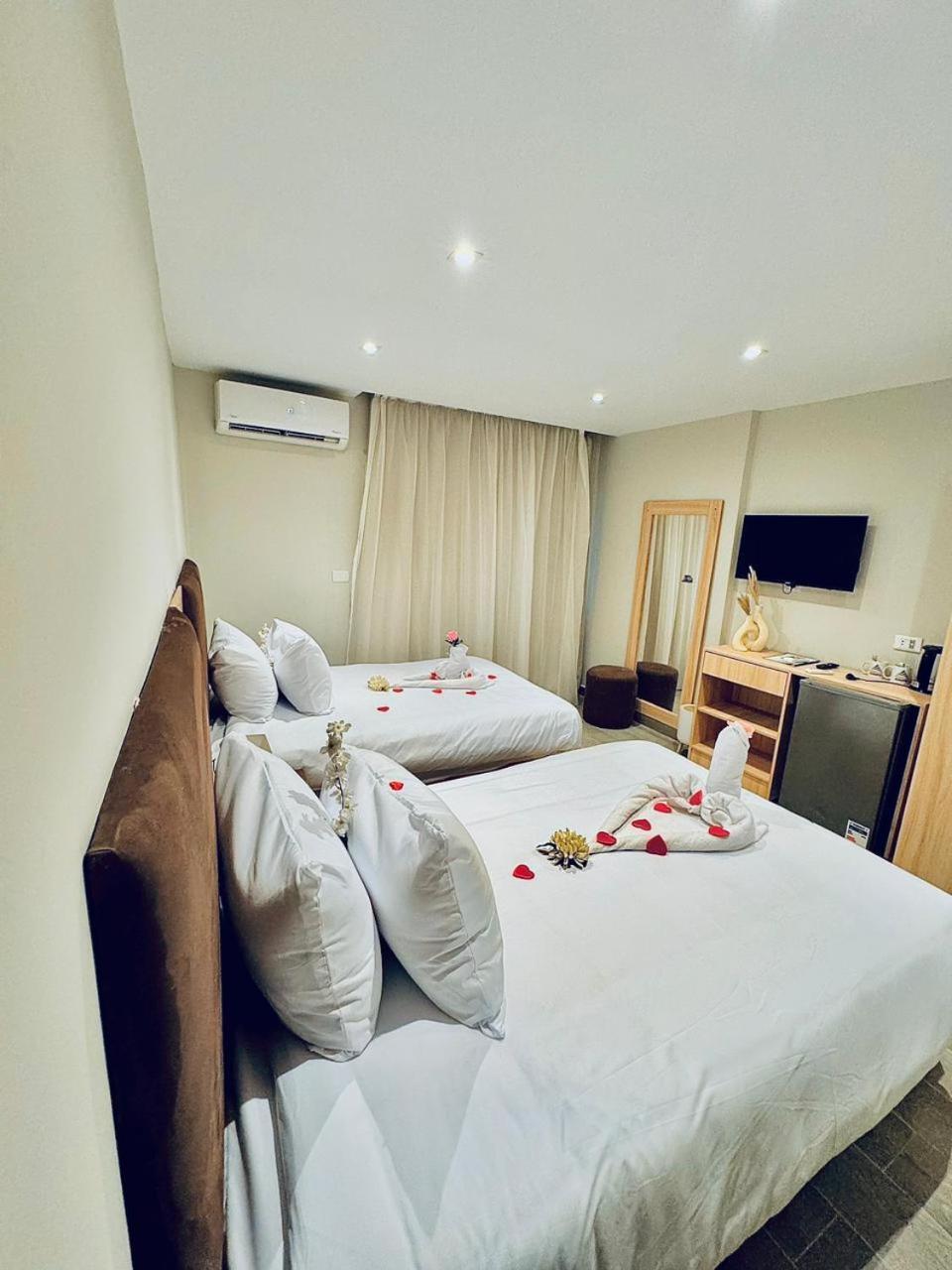 Khufu Pyramids Inn Nazlet el-Sîsi Εξωτερικό φωτογραφία