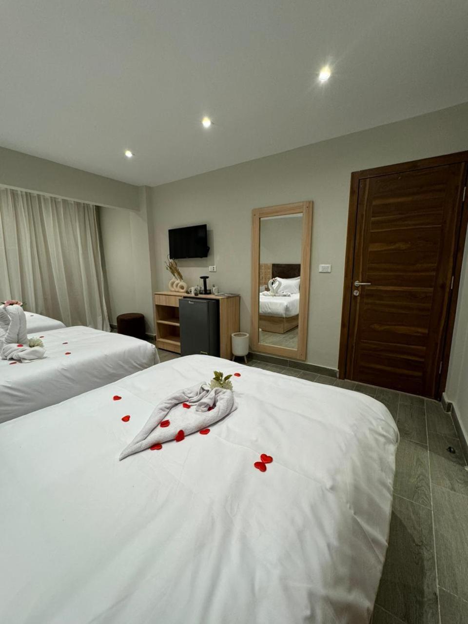 Khufu Pyramids Inn Nazlet el-Sîsi Εξωτερικό φωτογραφία